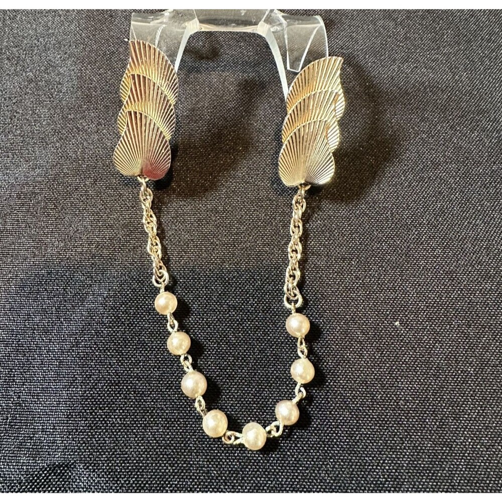 Vintage 8-7/8” Gold Tone Sweater Guard Clip Faux Pearls Chain Duck Bill Clamps